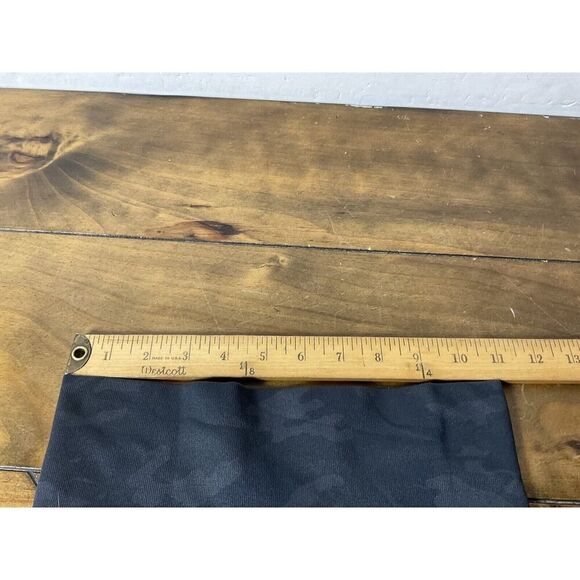 SPANX Assets Size Small Seamless Camo Cropped Leggings Black camouflage - Picture 4 of 6